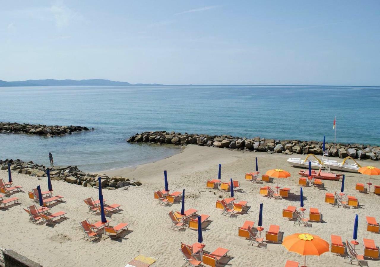 Suite Follonica Beach Exterior photo